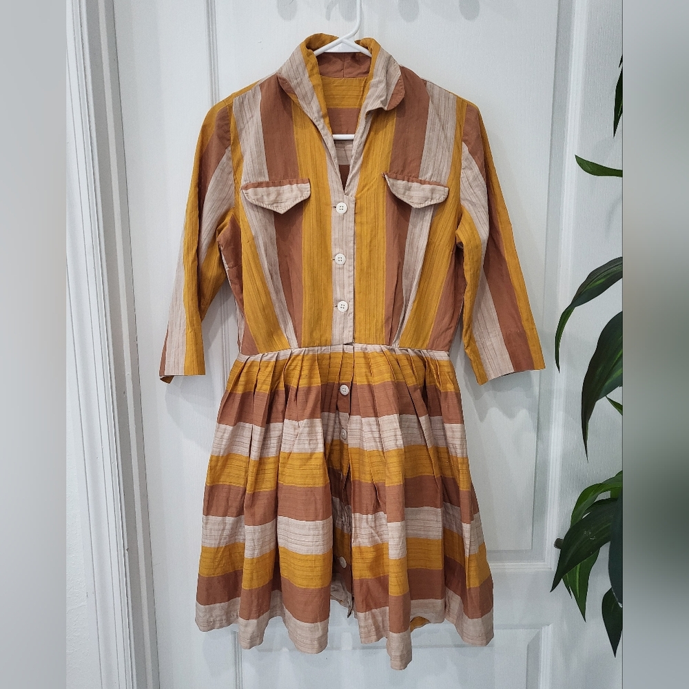 Vintage Striped Yellow and Brown Button-Up Dress with 3/4 sleeves